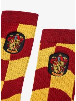 Harry Potter Gryffindor Crest Wavy Checkered Crew Socks - BoxLunch Exclusive -BoxLunch Shop 19465588 av1