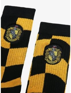 Harry Potter Hufflepuff Crest Wavy Checkered Crew Socks - BoxLunch Exclusive -BoxLunch Shop 19465594 av1